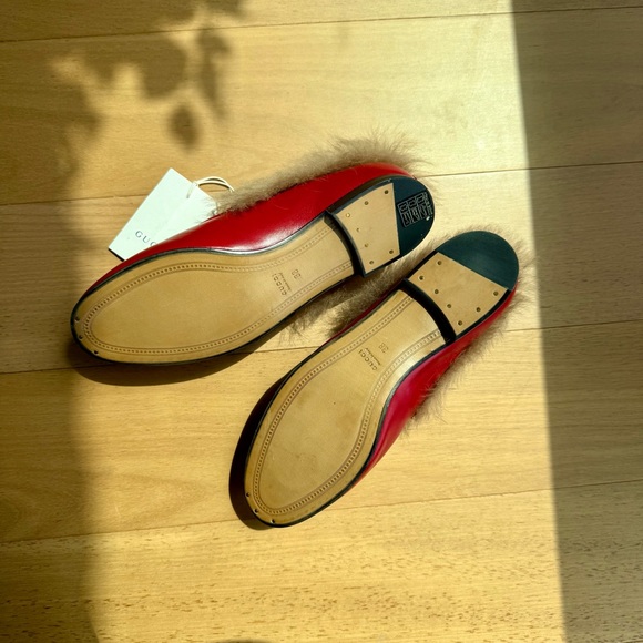 Gucci Red Leather Flats with Brown Lamb Fur and Gold Hardware - Picture 6 of 7